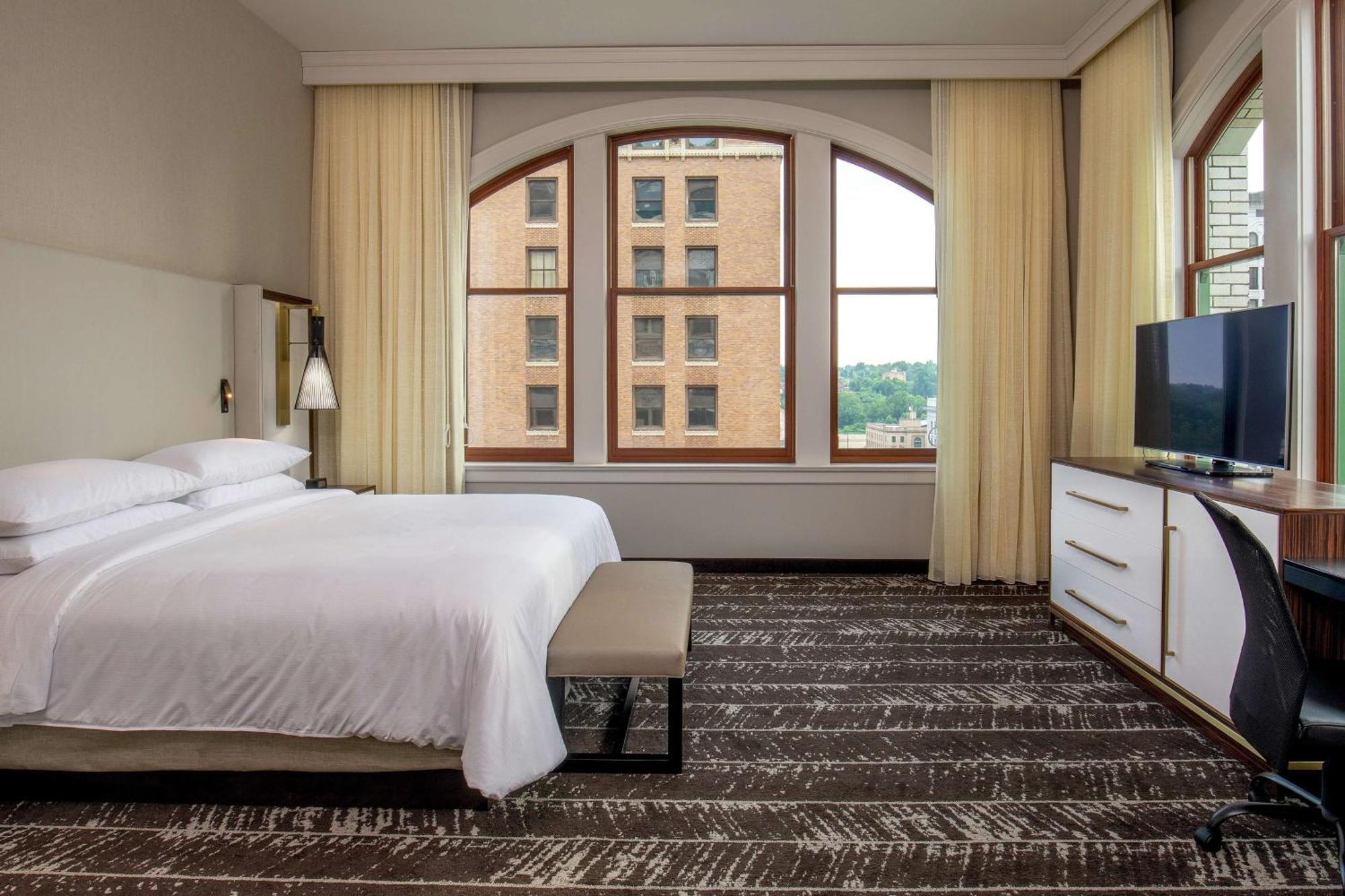Doubletree By Hilton Youngstown Downtown Eksteriør bilde